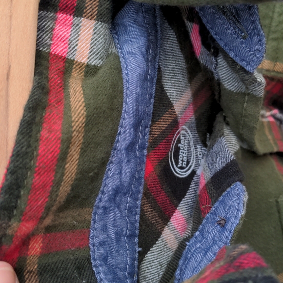 🛑 SOLD Boys Flannel Button Down Shirt - Picture 3 of 7